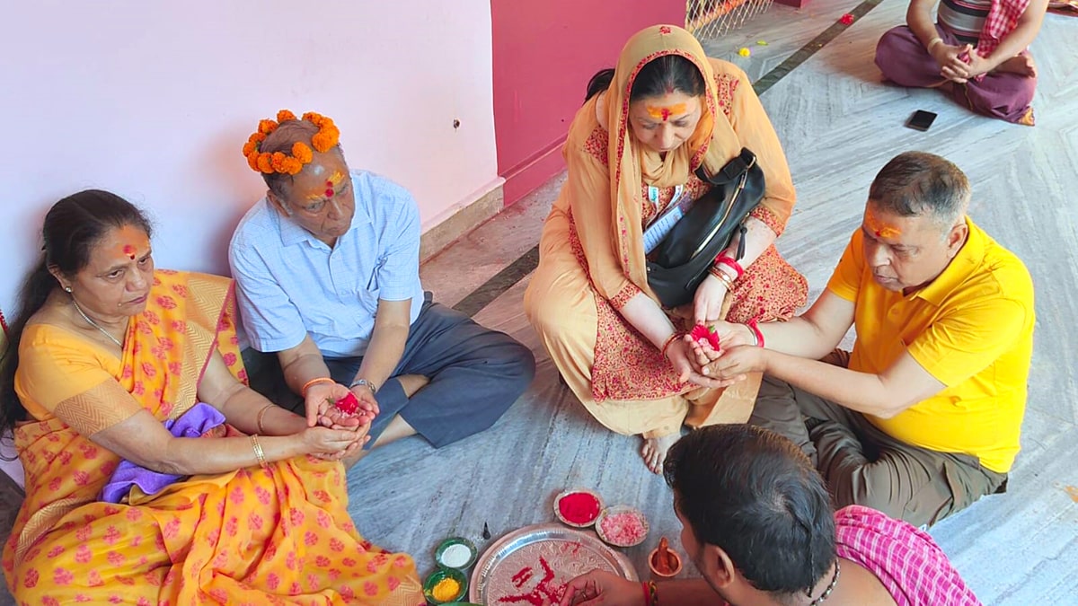 Senior Citizens Baidyanath Jyotirlinga Group Tour