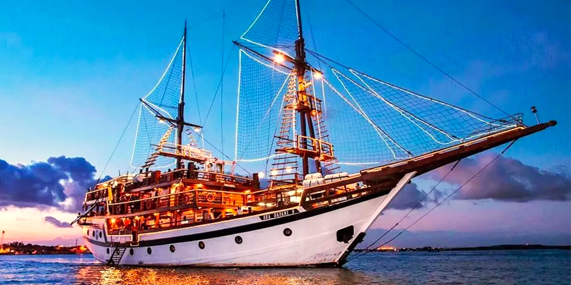 Sea Safari - Dinner Cruise bali