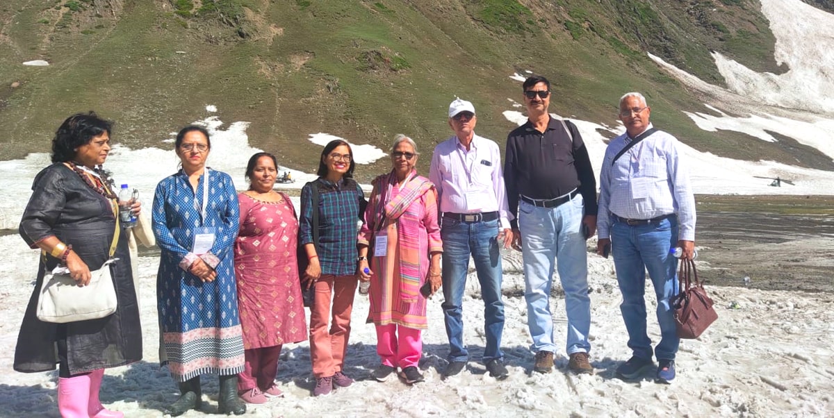 Senior Citizen kashmir Group Tour