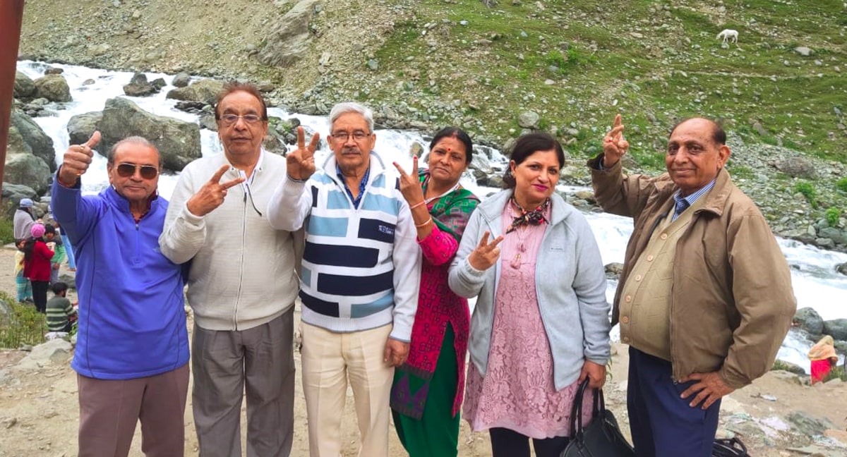 Kashmir tour package for Senior Citizen