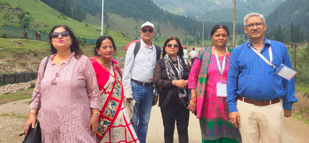 Kashmir vacation for Senior Citizen