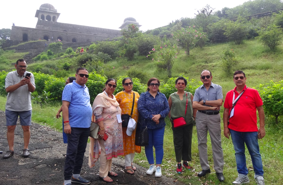 Senior Citizen Mahakaleshwar Tour